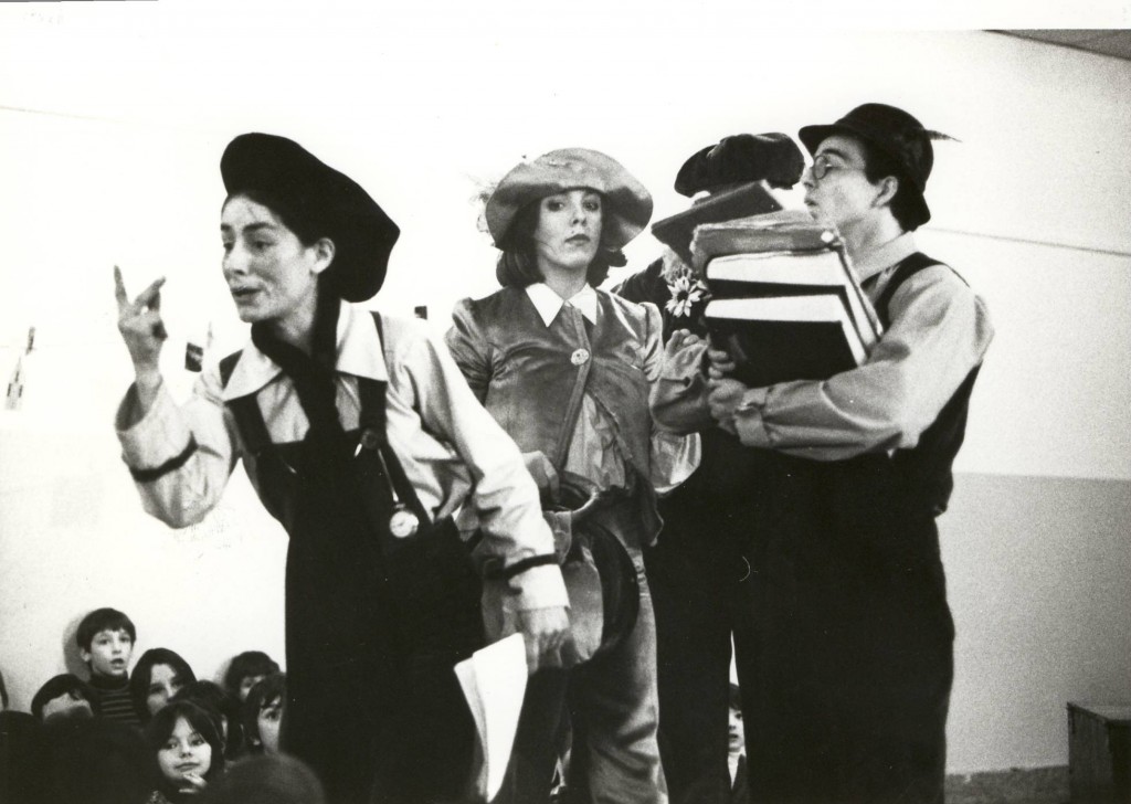 La chanson improvisée mise en scène de Mona Latif-Ghattas, Le Carrousel 1976. Suzanne Lebeau, Dominique Dupire-Farand, Yvan Leclerc et Gervais Gaudreault.