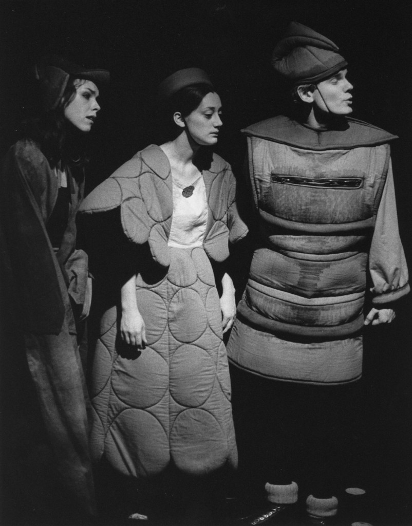 Petite ville deviendra grande, mise en scène Mona Latif-Ghattas, Le Carrousel, 1978.  Dominique Dupire-Farand, Josette Couillard, Pierre Brodeur. 