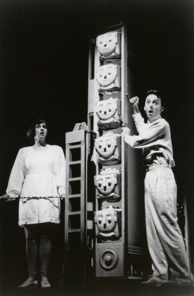 Contes d'enfants réels, mise en scène Gervais Gaudreault, Le Carrousel 1992. Linda Laplante, Benoît Vermeulen. Photo: André P. Therrien